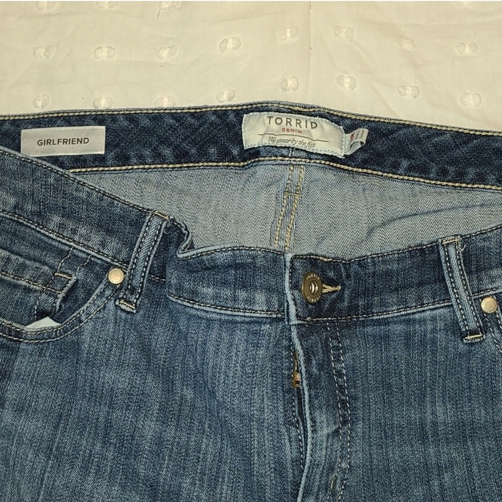 Torrid boyfriend jeans in size 18 NWT - Picture 3 of 5